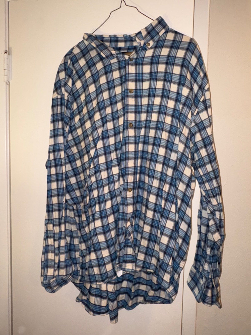 Mens flannel long sleeved Cabelas shirt (2XL)